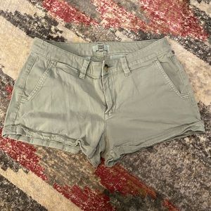 True Craft size 7 Sage denim shorts